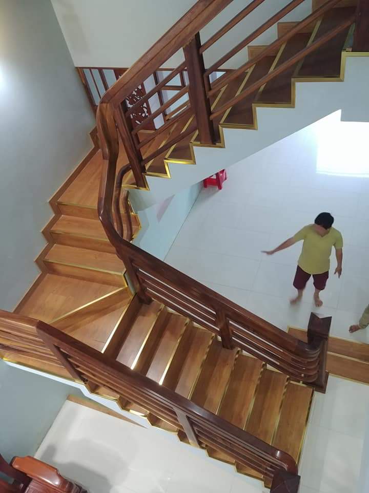 Tấm ốp cầu thang chống nước tại công trình TPHCM