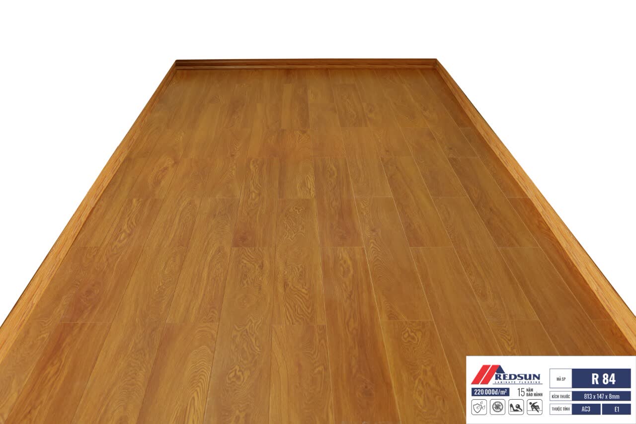 Sàn gỗ Redsun 813x147x8mm bản chuẩn - vân gỗ tự nhiên