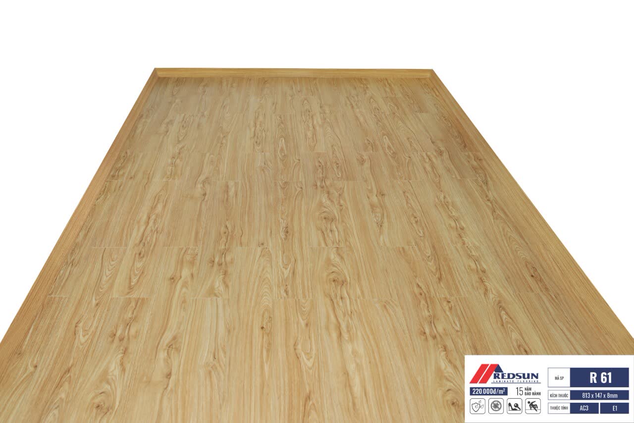 Phòng ngủ lát sàn gỗ Redsun 813x147 8mm