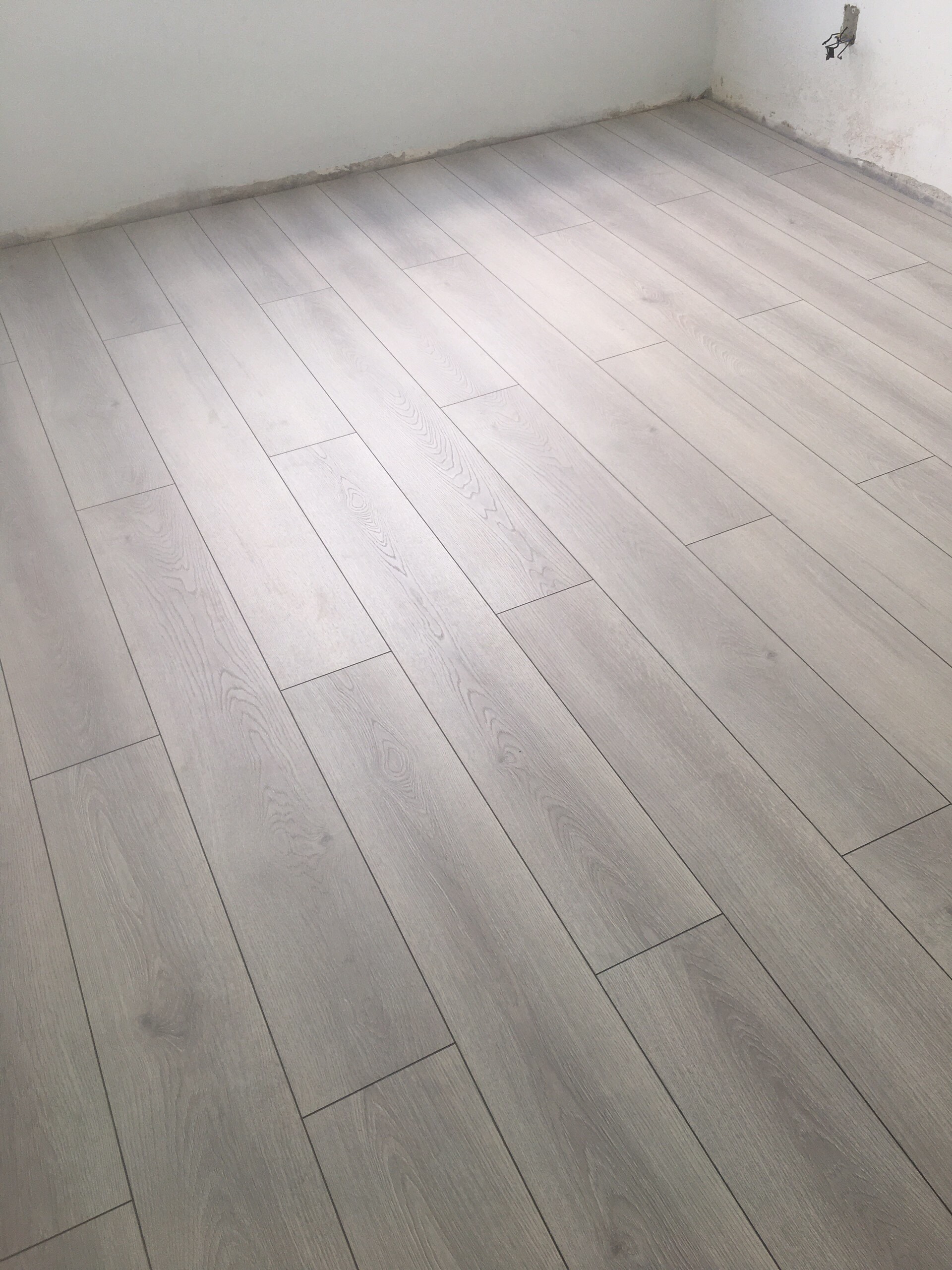 So sánh sàn gỗ Artfloor 8mm Thổ Nhĩ Kỳ và các loại sàn gỗ công nghiệp