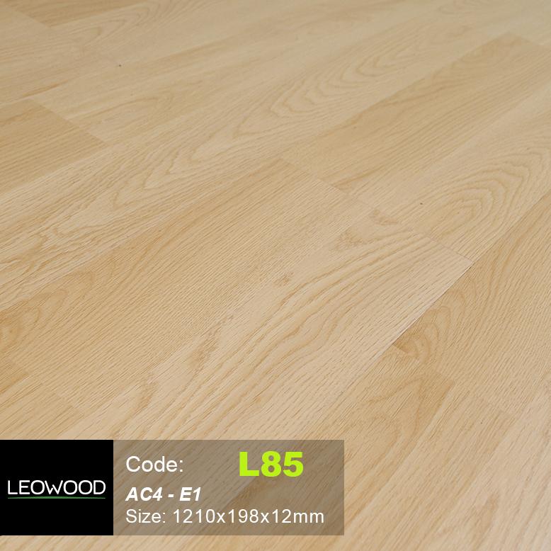 Vân gỗ sàn LeoWood 12mm L85 chống trầy xước AC5