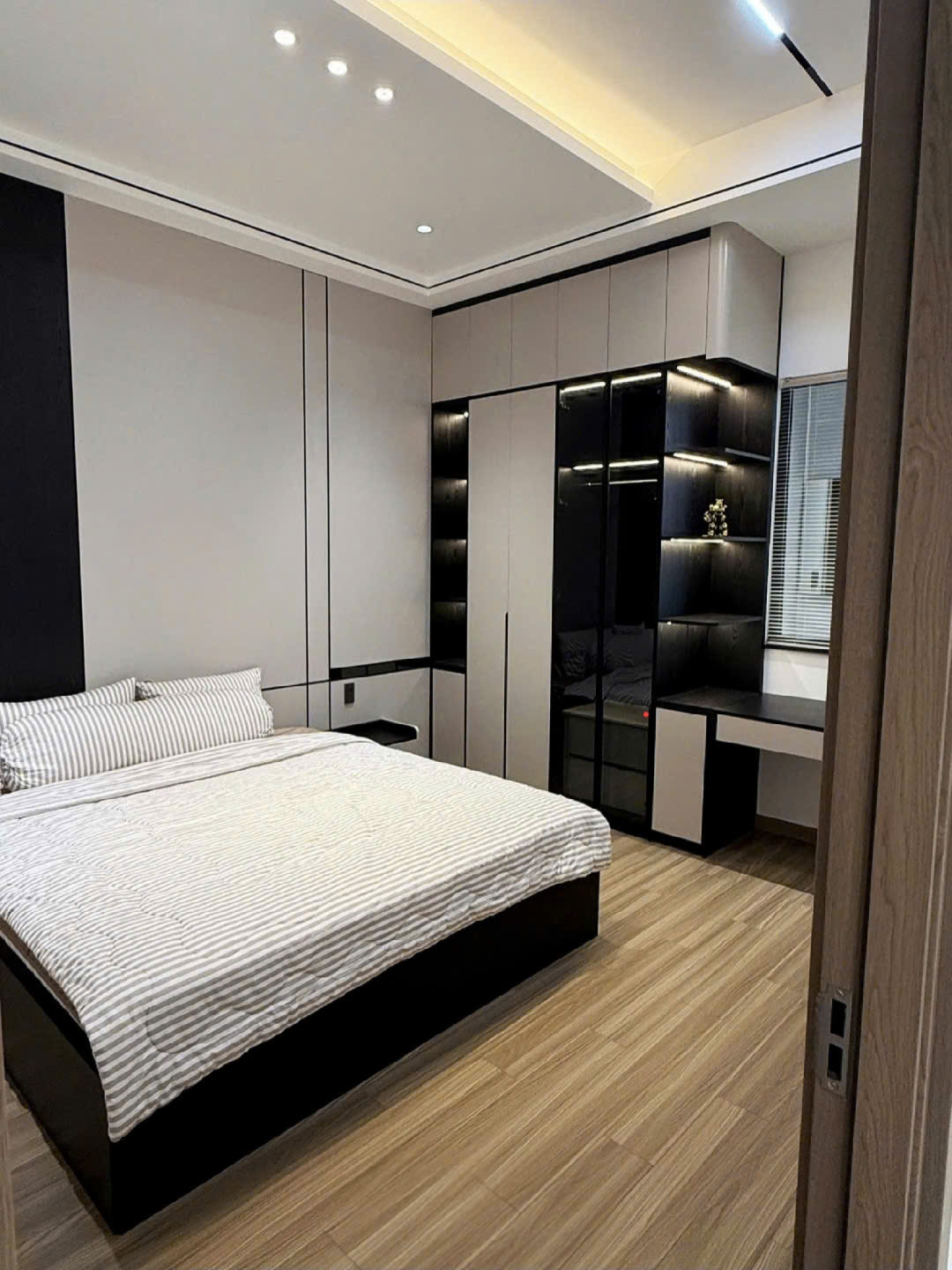 Phòng ngủ mẫu lắp sàn Kobler Versailles 10 - Sàn Gỗ Thiên Ngân