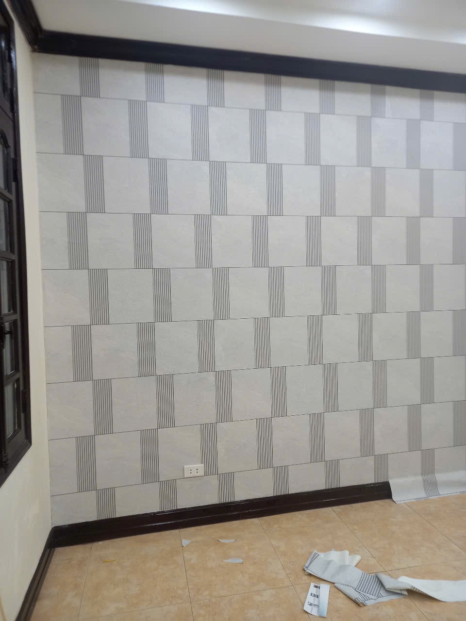 Giấy dán tường trắng xám hiện đại cho phòng làm việc